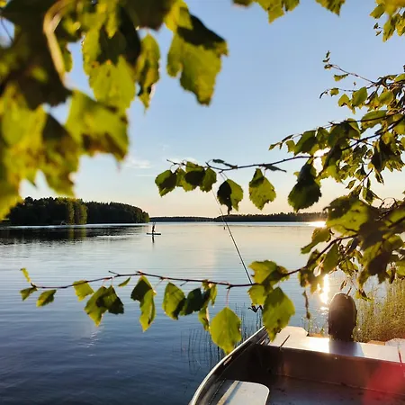 Taigaschool Eco מלון Virrankyla